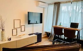 City Flat 8